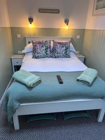 The Little Garden Hideaway With Stunning Sea Views And Garden Holyhead Exterior foto