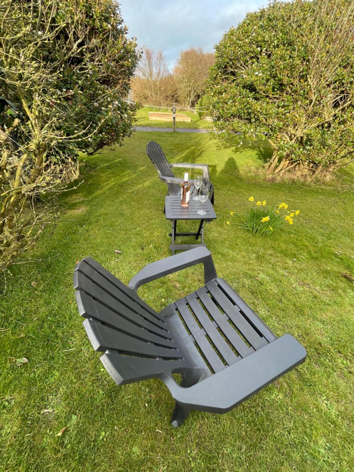 The Little Garden Hideaway With Stunning Sea Views And Garden Holyhead Exterior foto